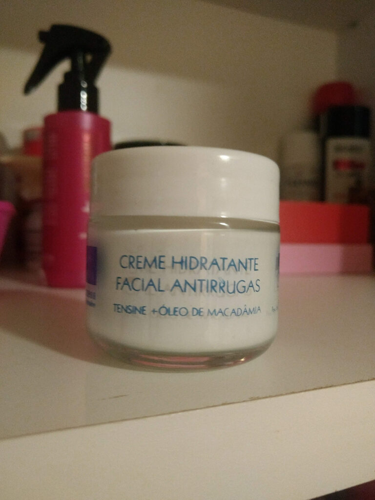 Creme Hidratante Facial Antirrugas Nupill embalagem
